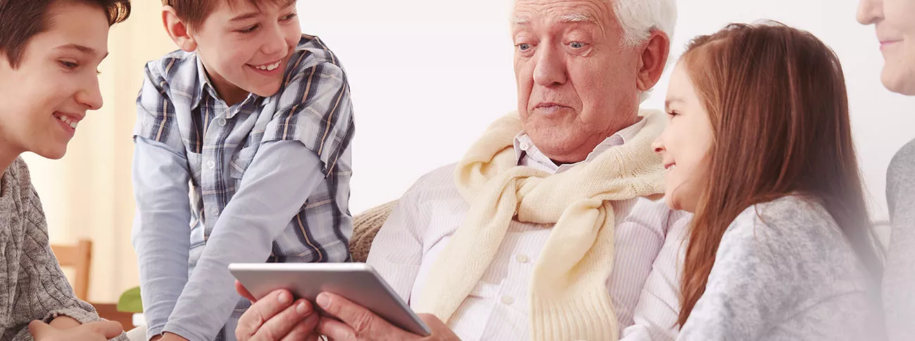 importancia2-de-la-familia-en-la-tercera-edad-sordera-GA-GA